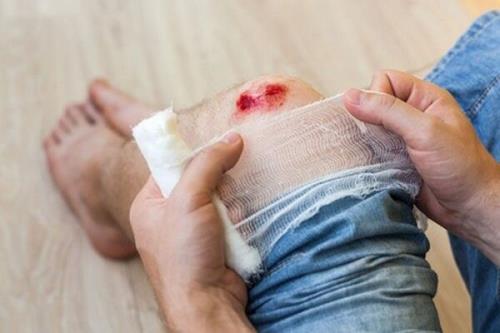 راهکار های کم هزینه کمک در درمان انواع زخم ها