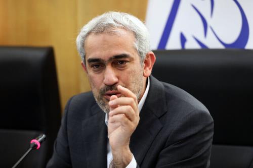 مدنی زاده از نظر علمی و تجربی برای وزارت اقتصاد مناسب می باشد