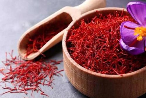 سرنوشت مبهم تجارت زعفران صادرات رسمی و ترخیص غیررسمی است